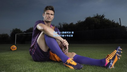 百米飞人巅峰对决 新锐天才打破十年纪录