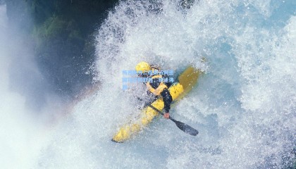 梅西梅开二度助迈阿密国际逆转取胜，球迷沸腾